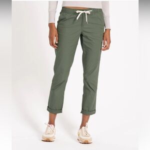 Vuori womens ripstop Pant NWT